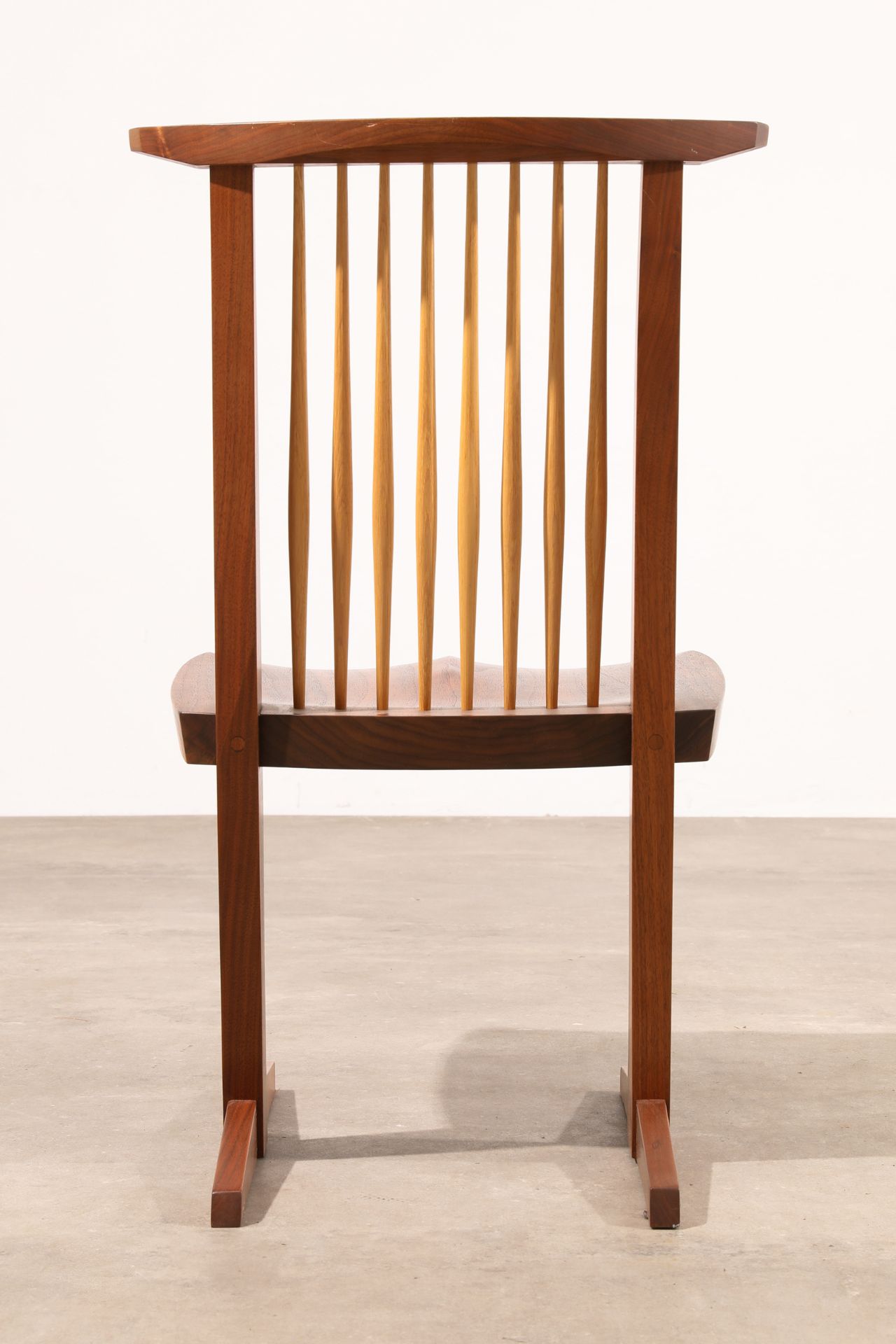 Mira Nakashima, 10 signierte und datierte Stühle Modell Conoid - Bild 4 aus 6