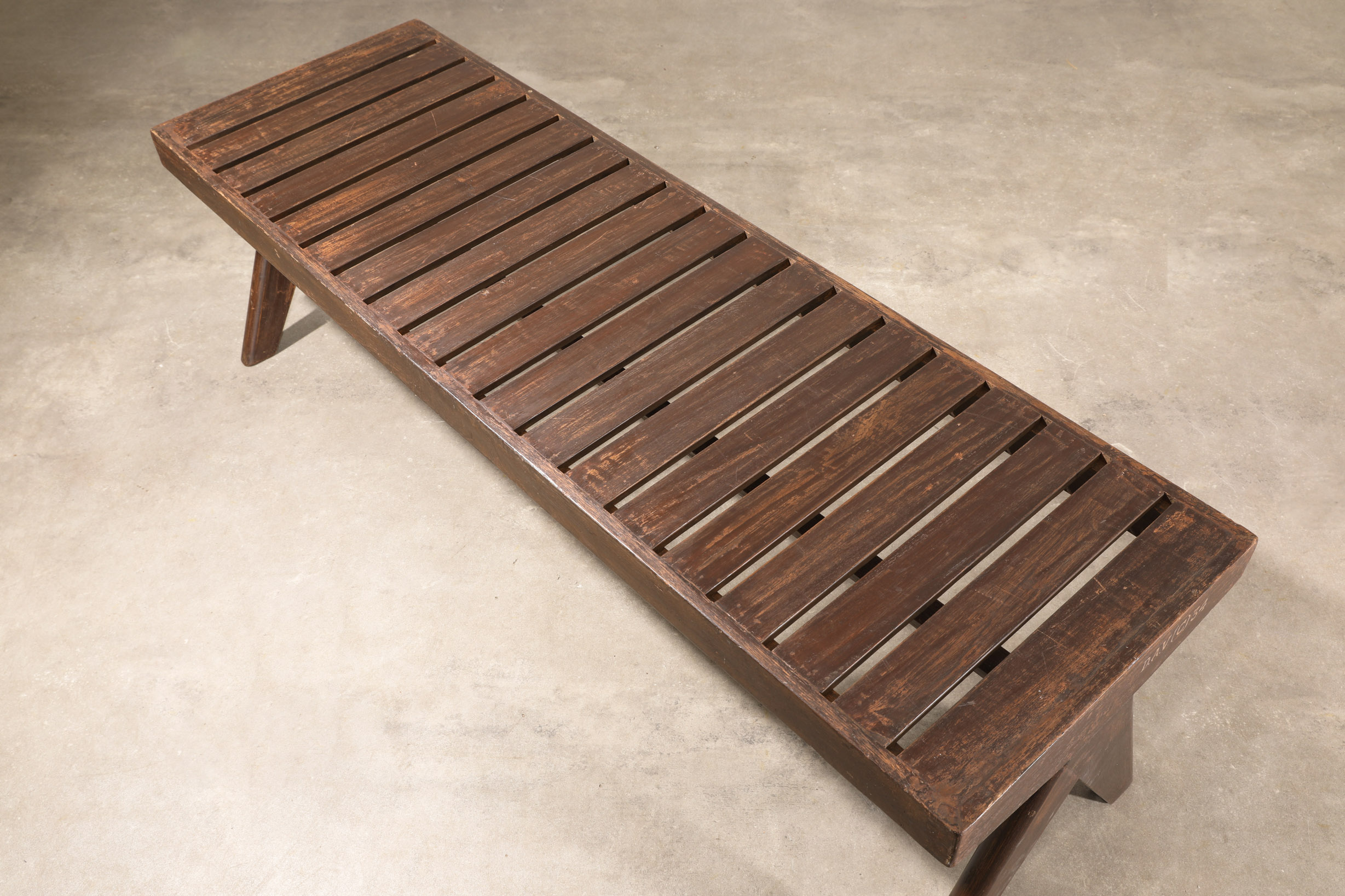 Pierre Jeanneret, Bench from the M.L.A. Residential building in Chandigarh - Image 3 of 5