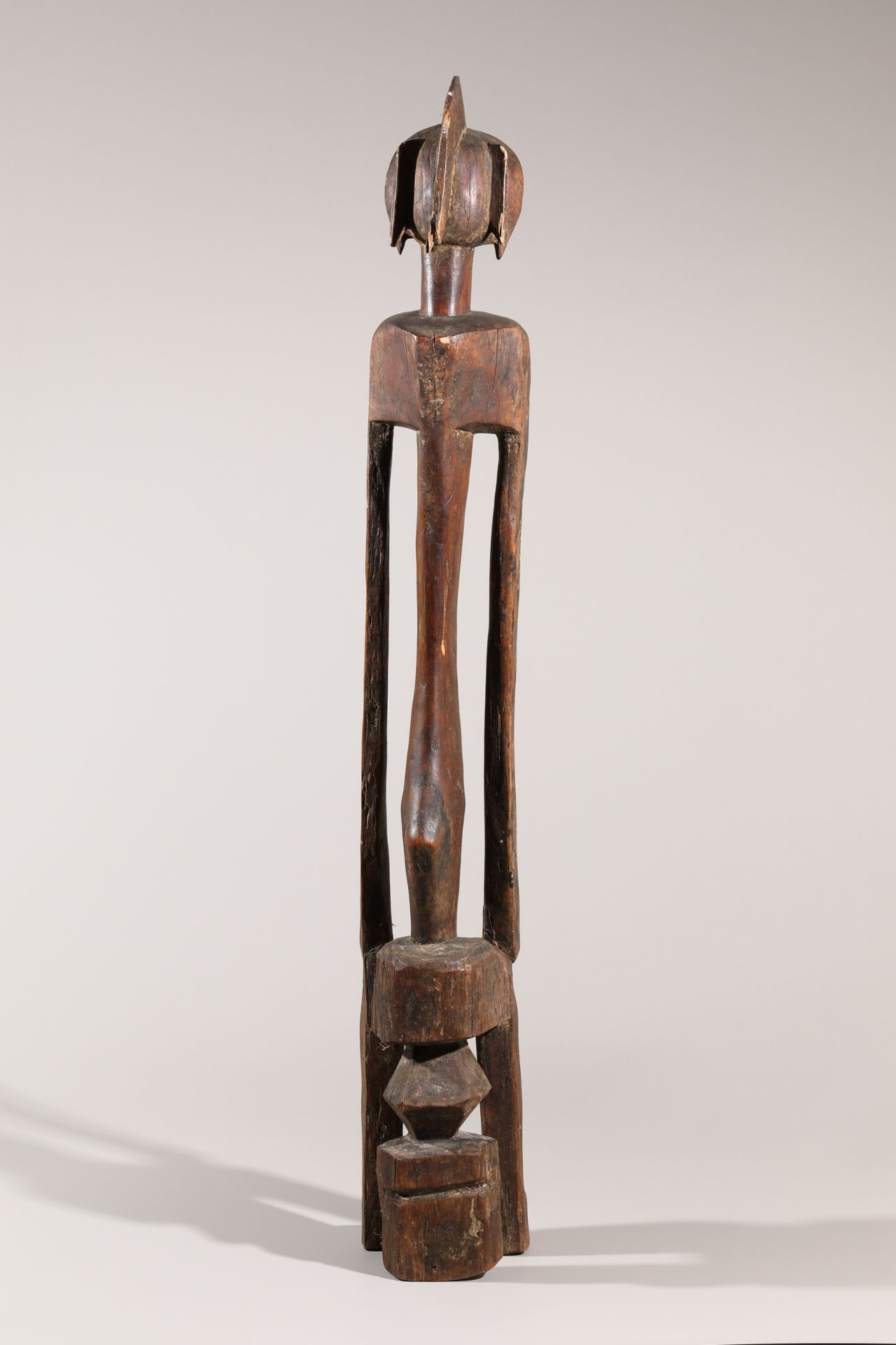 Seated female ancestor figure, Mumuye, Nigeria - Image 4 of 4