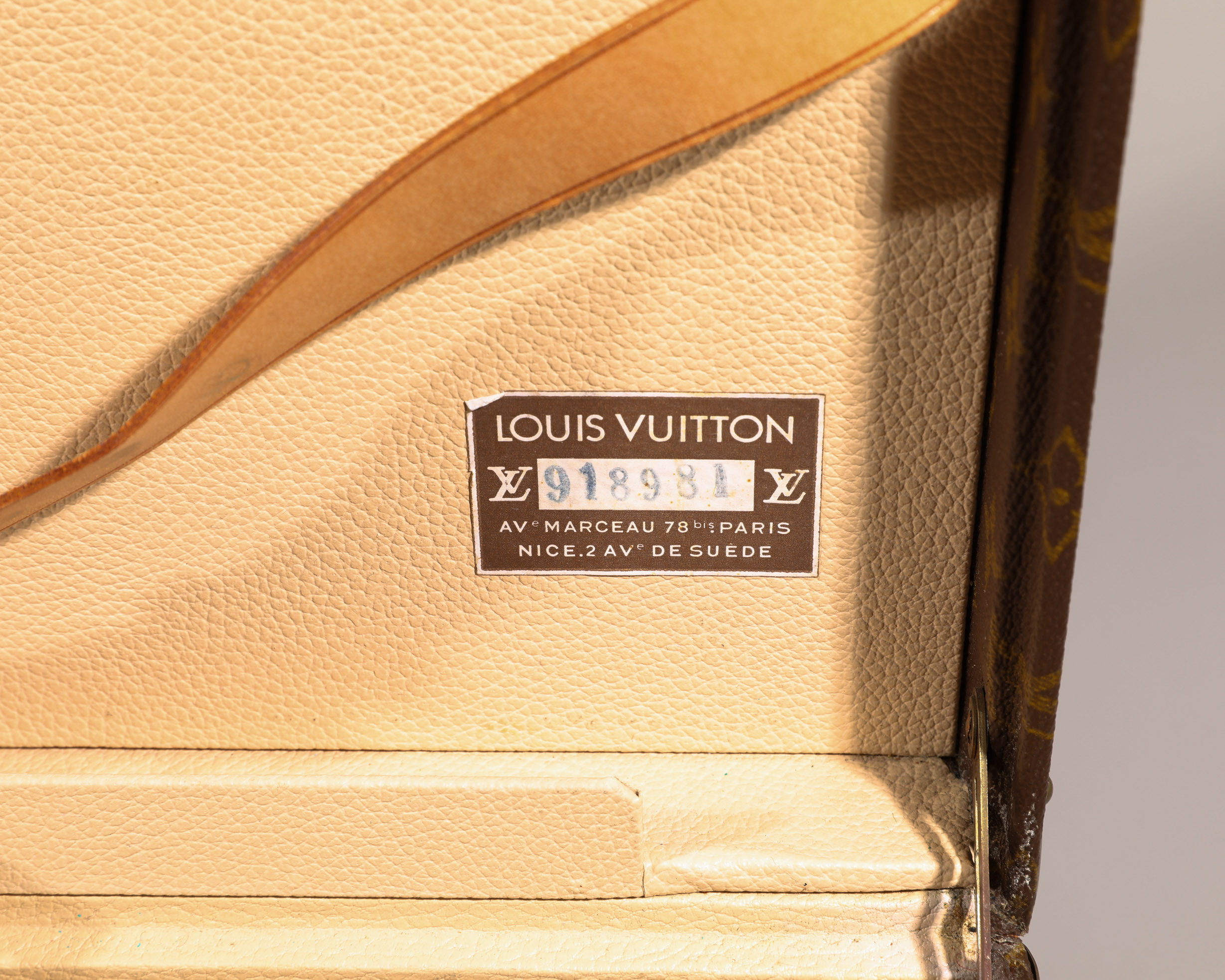 2 Louis Vuitton Suitcases, Model Rigid Alzer - Image 5 of 6