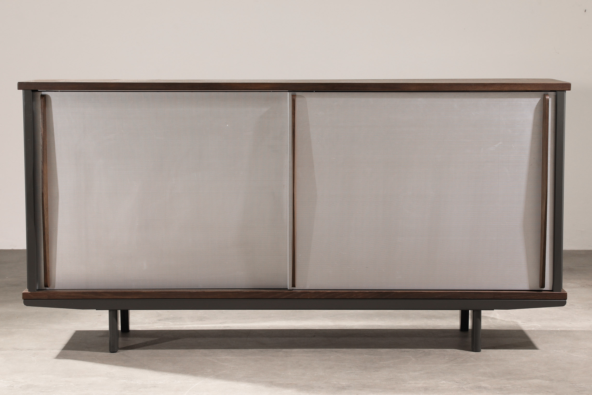 Jean Prouvé, Vitra, Sideboard Modell Bahut, limitierte Edition für G-STAR RAW - Bild 2 aus 9