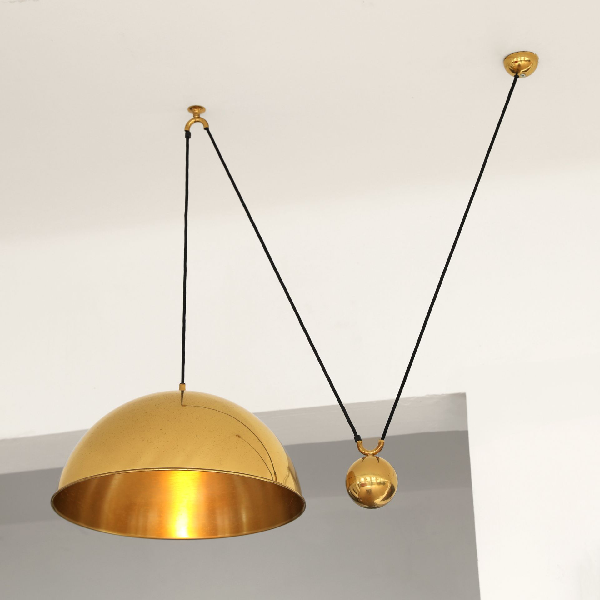 Florian Schulz, Adjustable Pendant Lamp with counterweight, model Posa D. 49 cm - Image 3 of 3