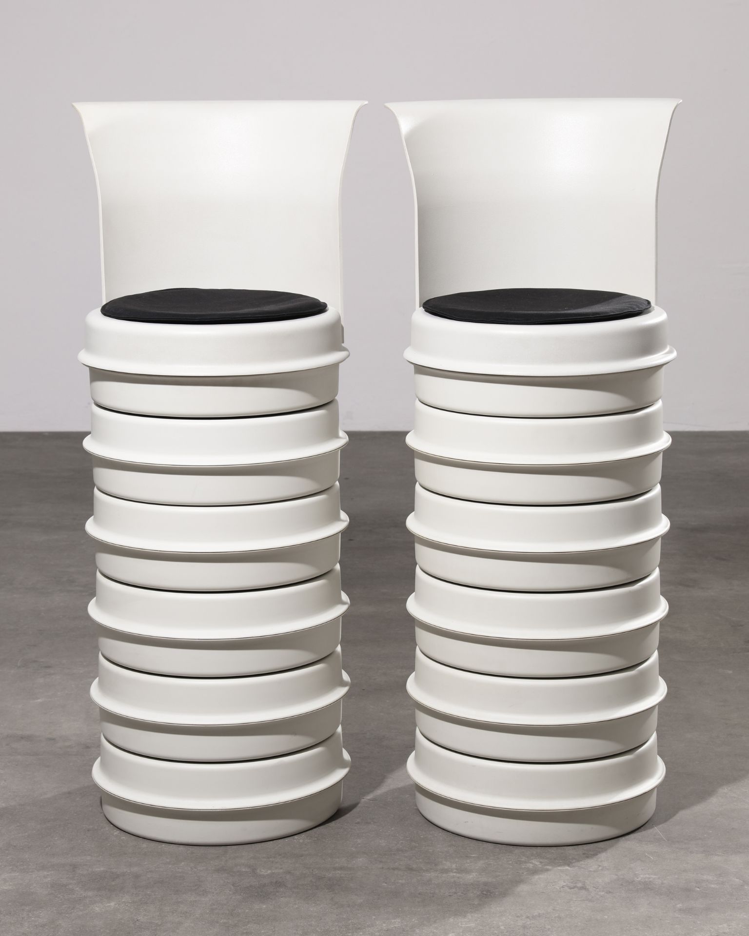 Dieter Rams, Vitsoe, 2 bar stools from Stapelprogramm 740 - Image 2 of 5