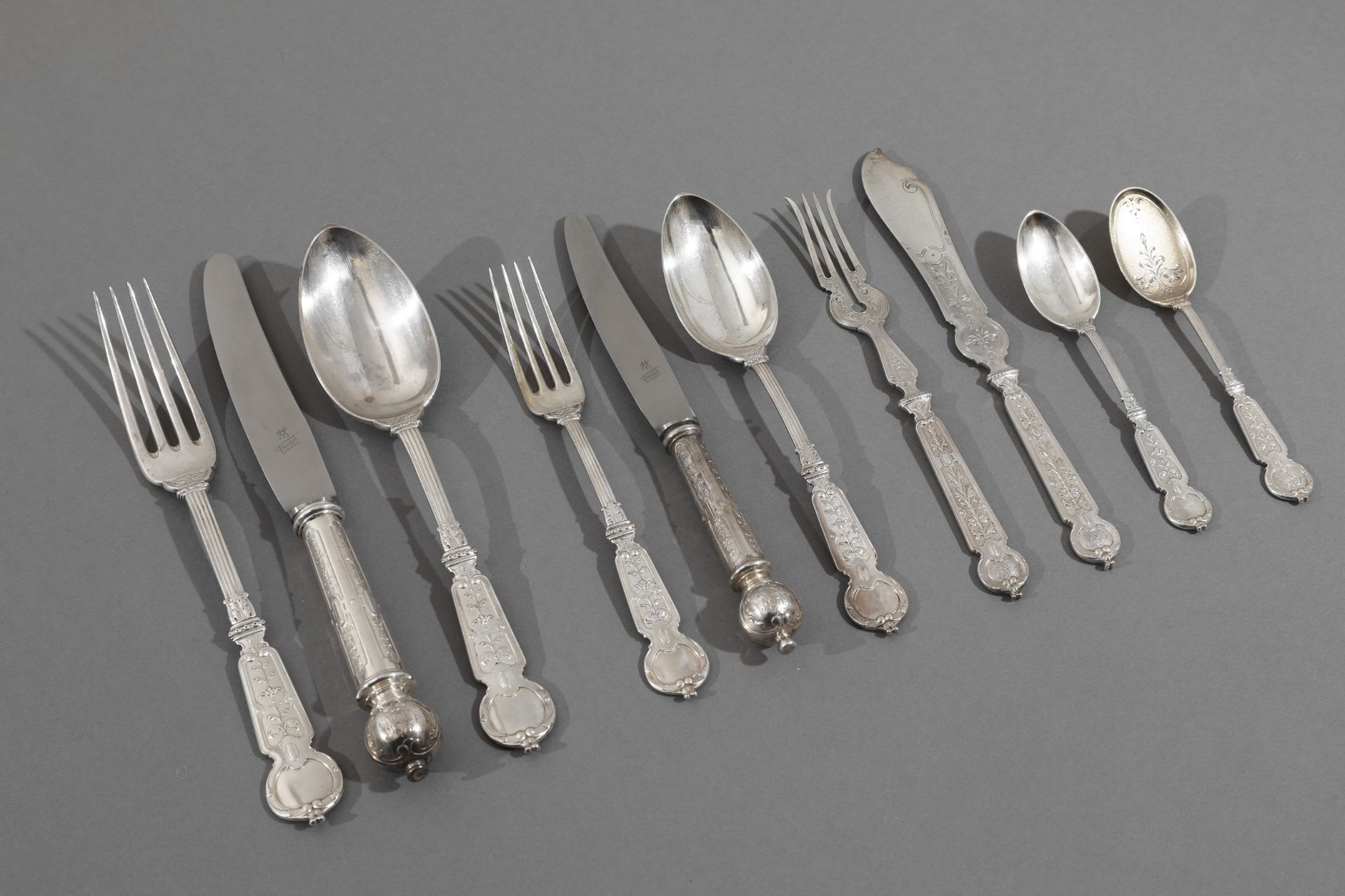 G. Hermeling for Wilkens Söhne, Bremen, 118-piece cutlery set with serving pieces - Image 4 of 11