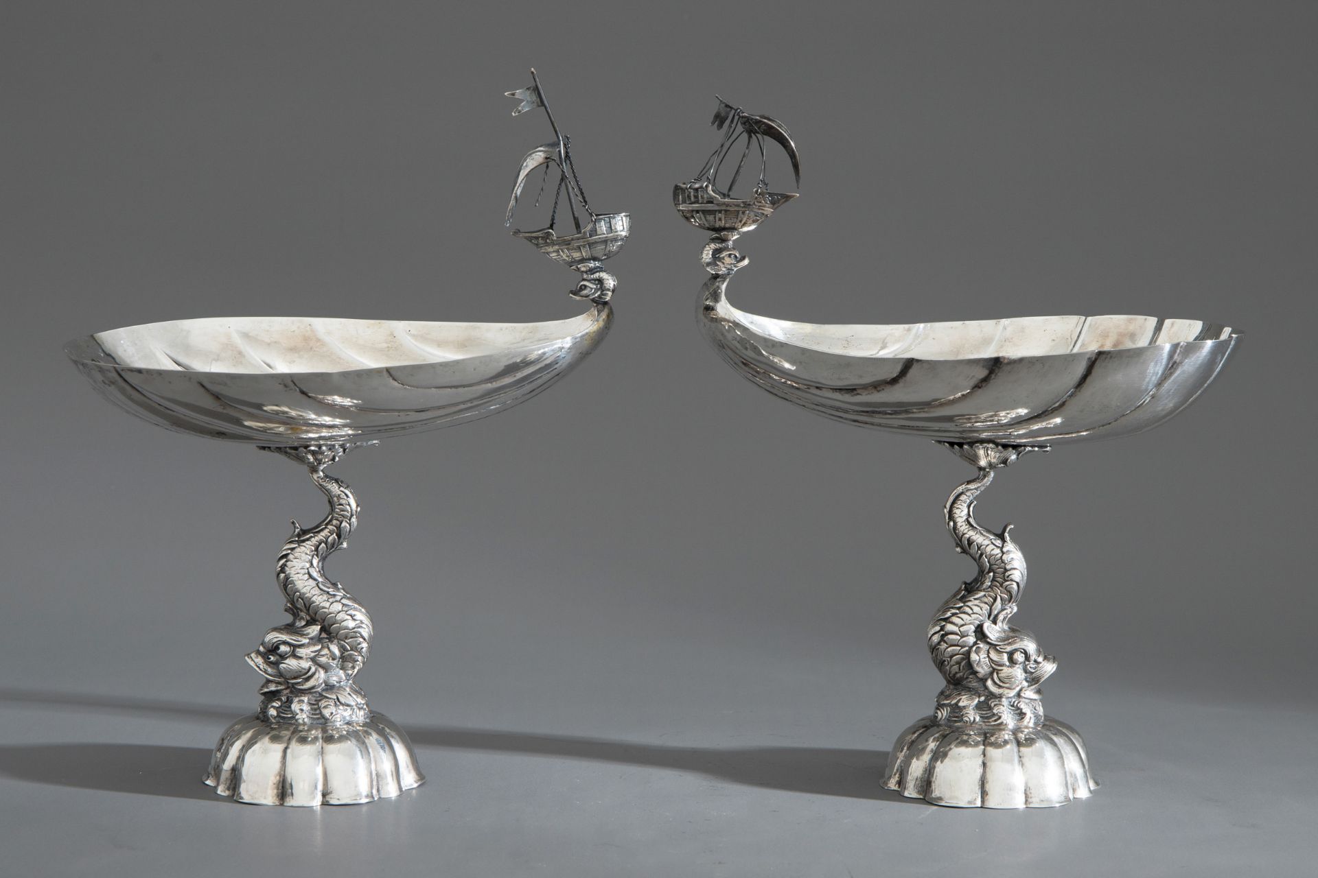 Pair of German silver bowls with fish - Image 2 of 7