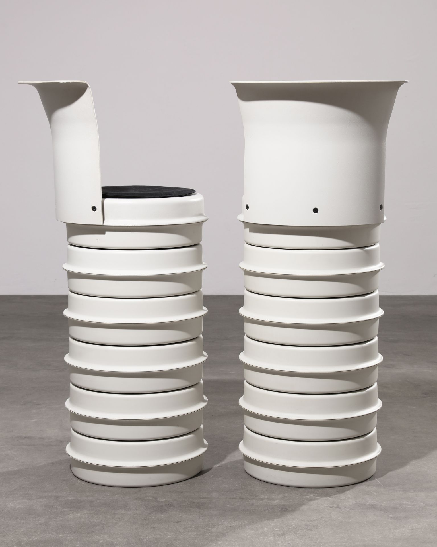 Dieter Rams, Vitsoe, 2 bar stools from Stapelprogramm 740 - Image 3 of 5