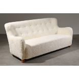 A. J. Iversen, Lounge Sofa in Schafsfell