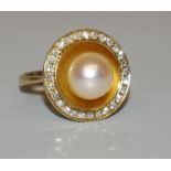 Pearl ring with diamonds, gold, signed EM