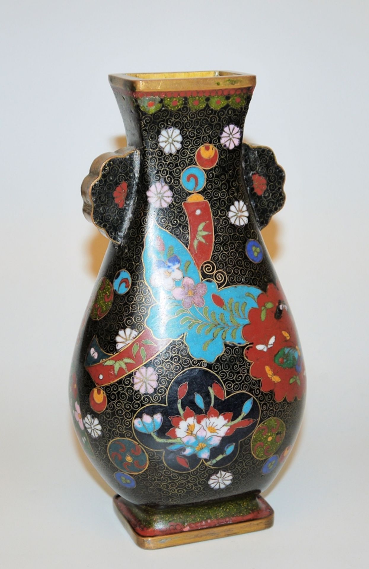 Cloisonné-Vase von Miyazaki,  Meiji-Zeit, Japan um 1900