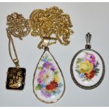 Three Meissen porcelain pendants, silver/gold,a 2 x on gold chains