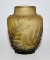 Emile Gallé, kleine Vase mit Farndekor, Nancy um 1910