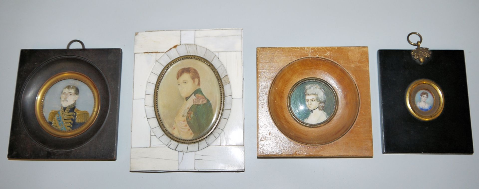 Collection estate with 12 miniatures from ca. 1800 - Image 4 of 4