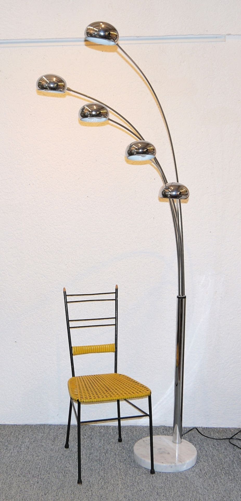 Retro floor lamp "five fingers" and "Spagetti" chair from the 1950s 
