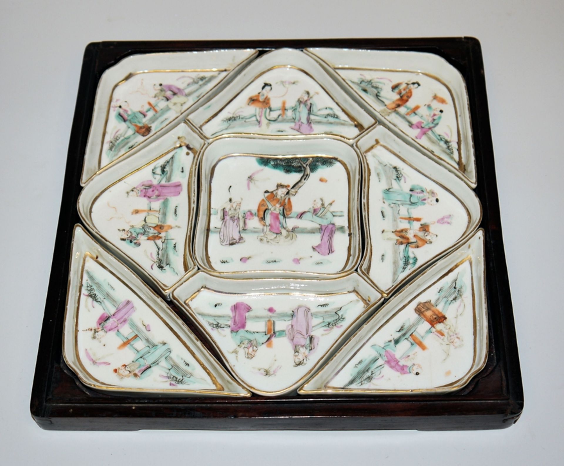 Fine porcelain cabaret in precious wood box, Tongzhi period, China 19th century