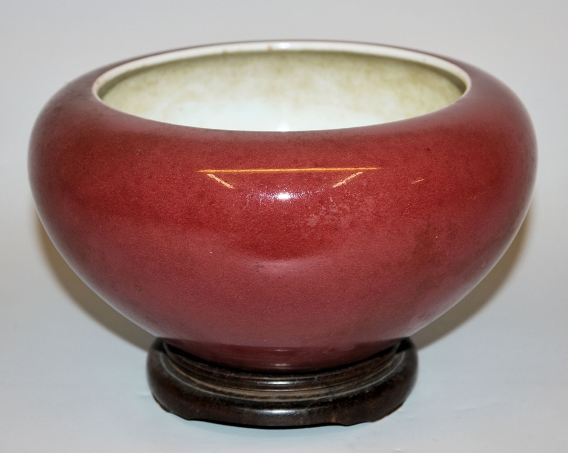Brush wash bowl with "Peachbloom" glaze, Qing period, China 18th century