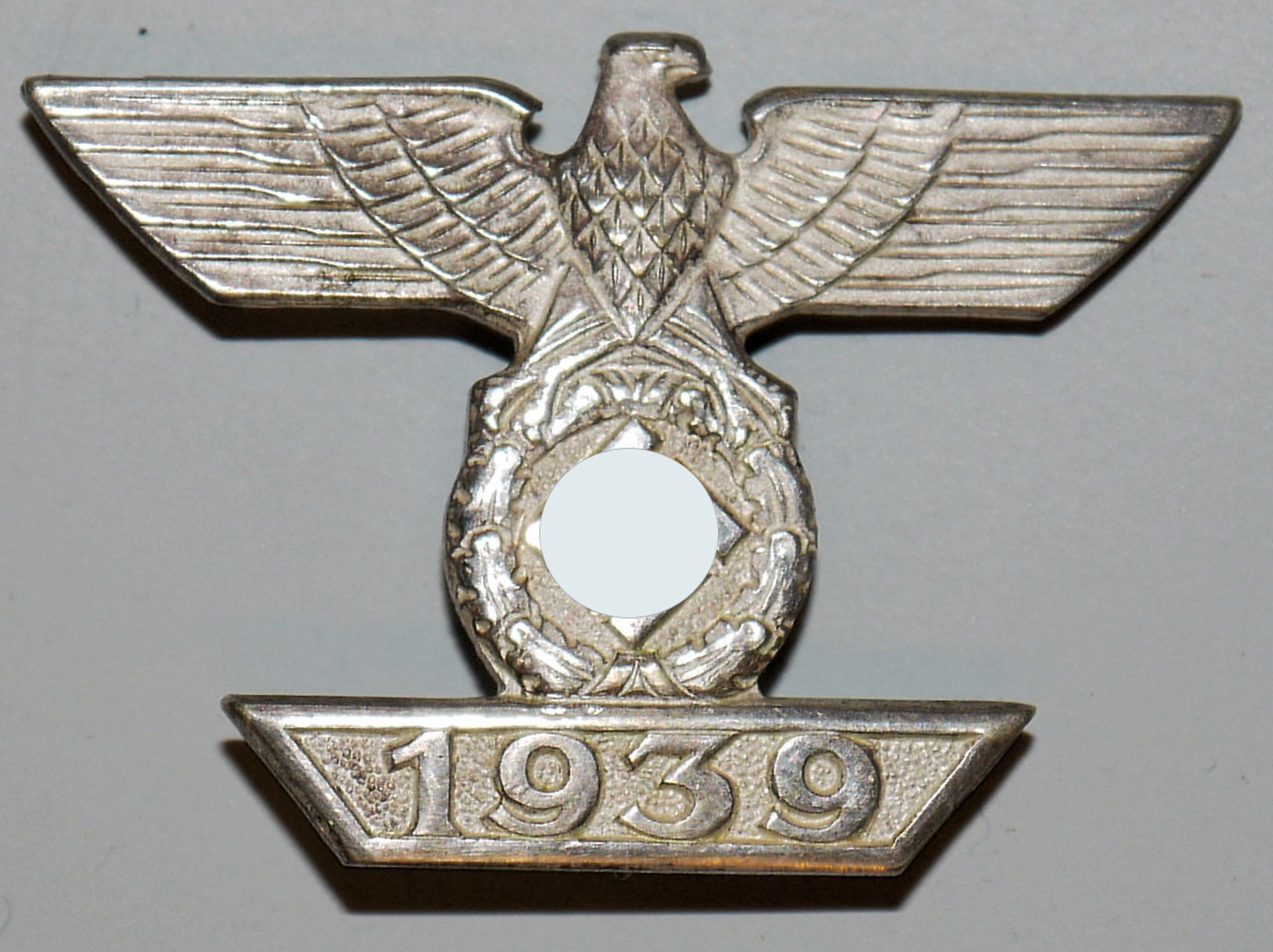 Repeat clasp 1939 for the Iron Cross 1st class 1914, 2nd form, in original case - Image 2 of 4