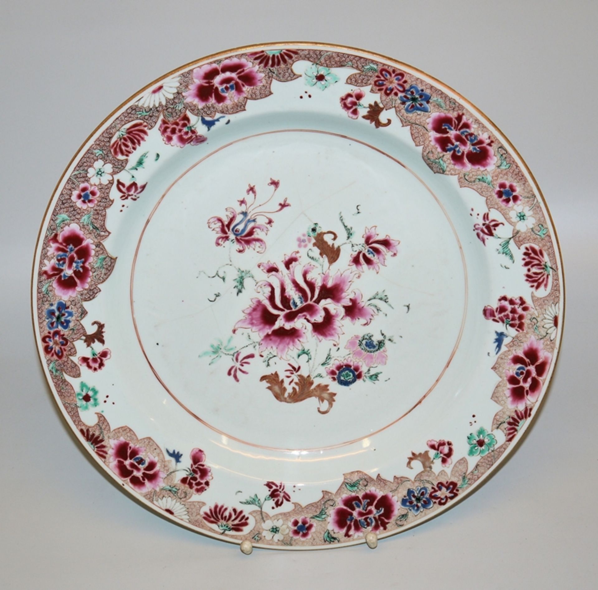 Large porcelain plate from the Yongzheng period, China circa 1730