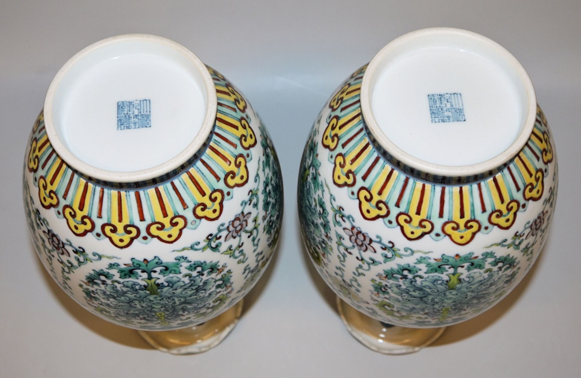 Exquisite pair of doucai vases, probably Republic period, China 20th century  - Image 3 of 3