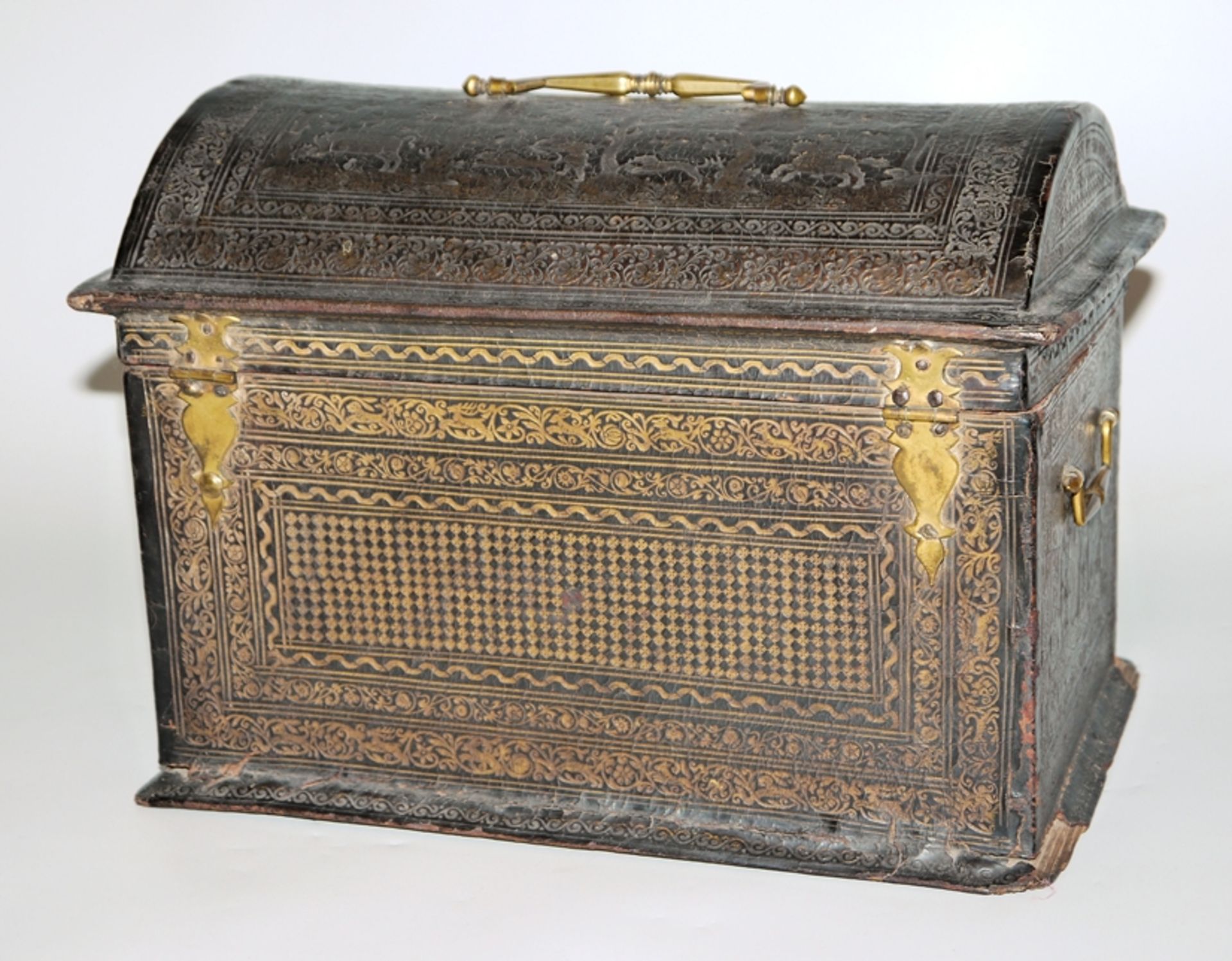 A Flemish leather casket with hunting scenes, probably Antwerp, c. 1600 - Image 2 of 7