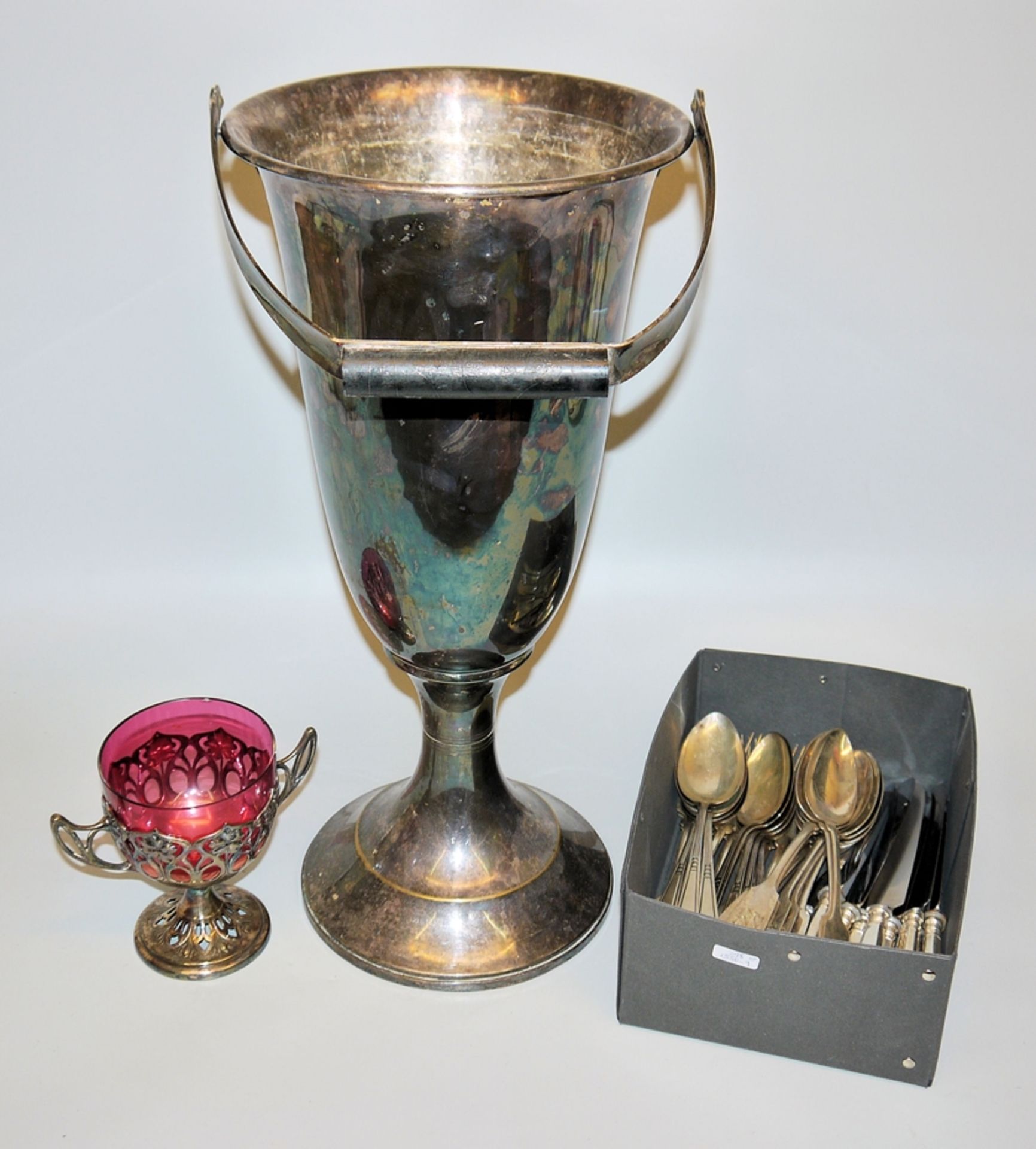 Silver and silverware collection: cutlery, 19th century/circa 1900, Art Nouveau bowl & champagne co