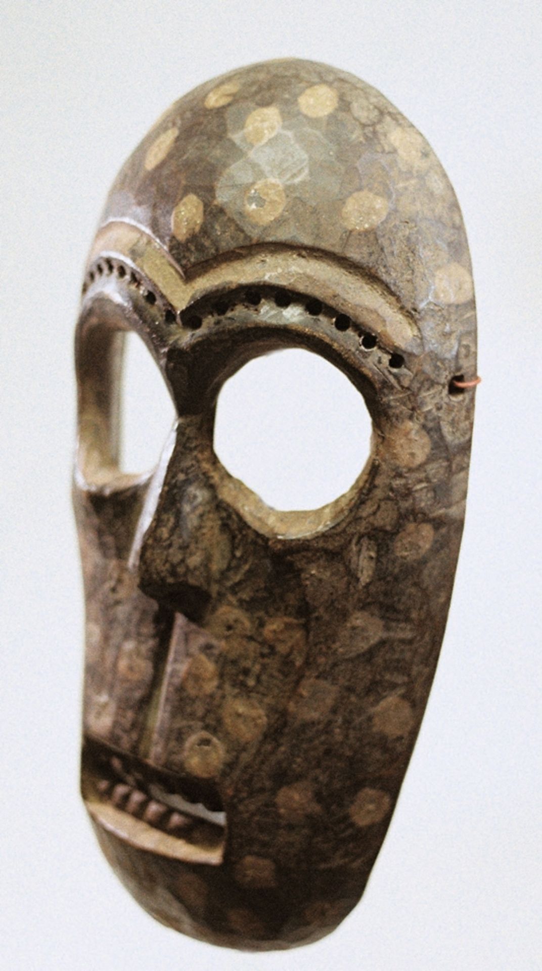 Leopard mask "nsembu" of the Kumu, Congo - Image 2 of 2