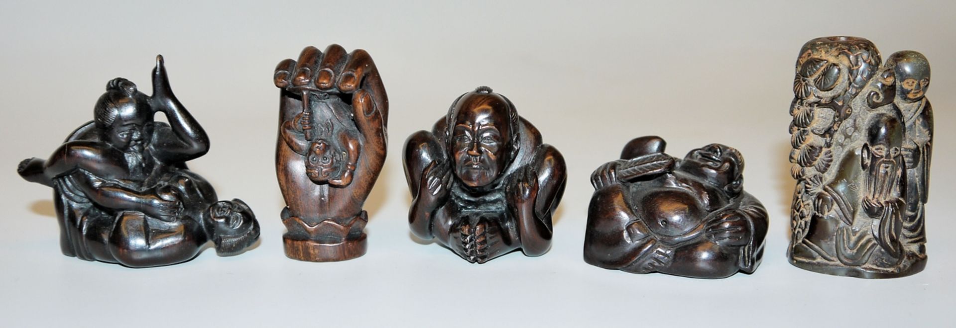 9 Japanese netsuke made of precious wood, human and legendary figures of all kinds - Image 3 of 3