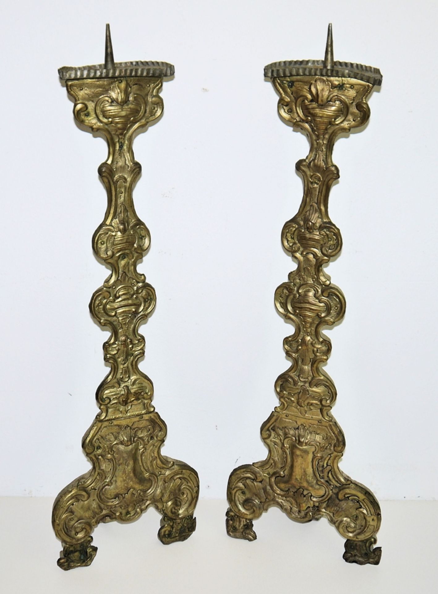 Pair of Baroque altar chandeliers, 18th century