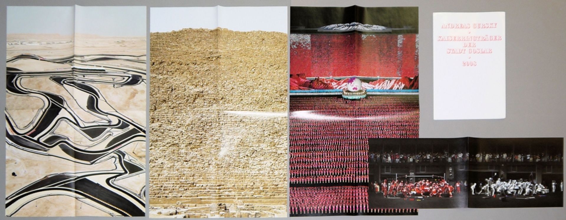Andreas Gursky, Bahrain I/Cheops/Pyongyang IV/F1 Boxenstopp I, 4 C-prints in Mappe "Kaiserringträge