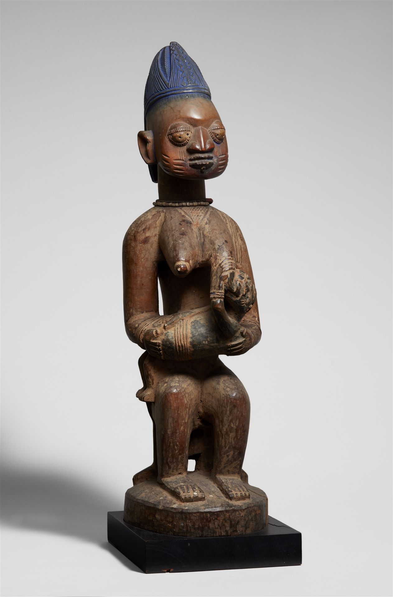 YORUBA MATERNITY FIGURE , Probably by the master sculptor, Maku of Erin - Image 3 of 3