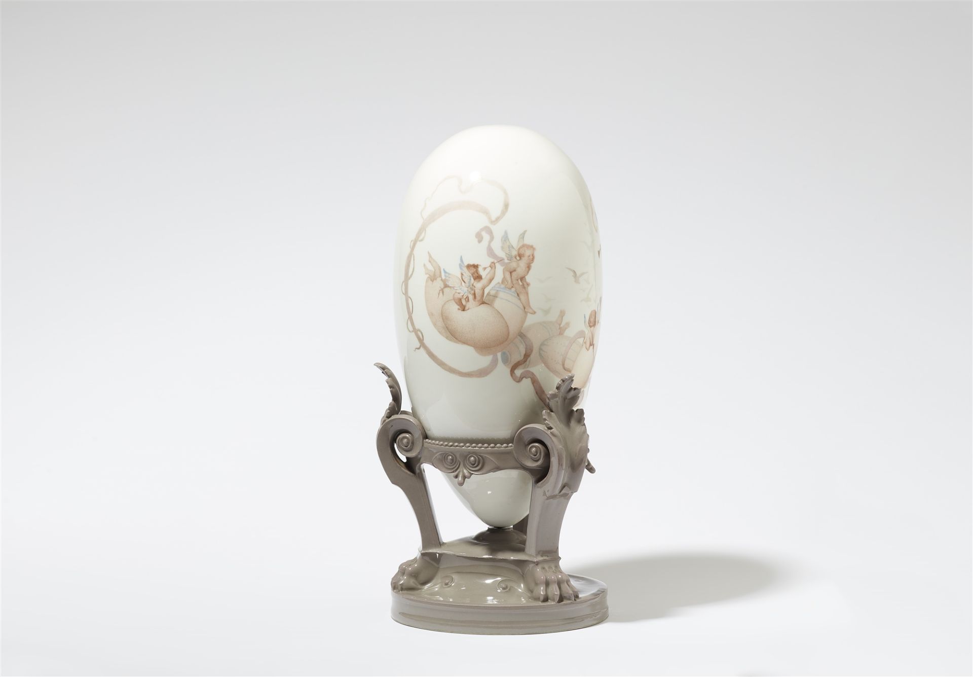 A decorative Sèvres porcelain egg, "Printemps" - Image 3 of 3