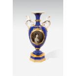 Vase mit Bildnis der Kaiserin Augusta