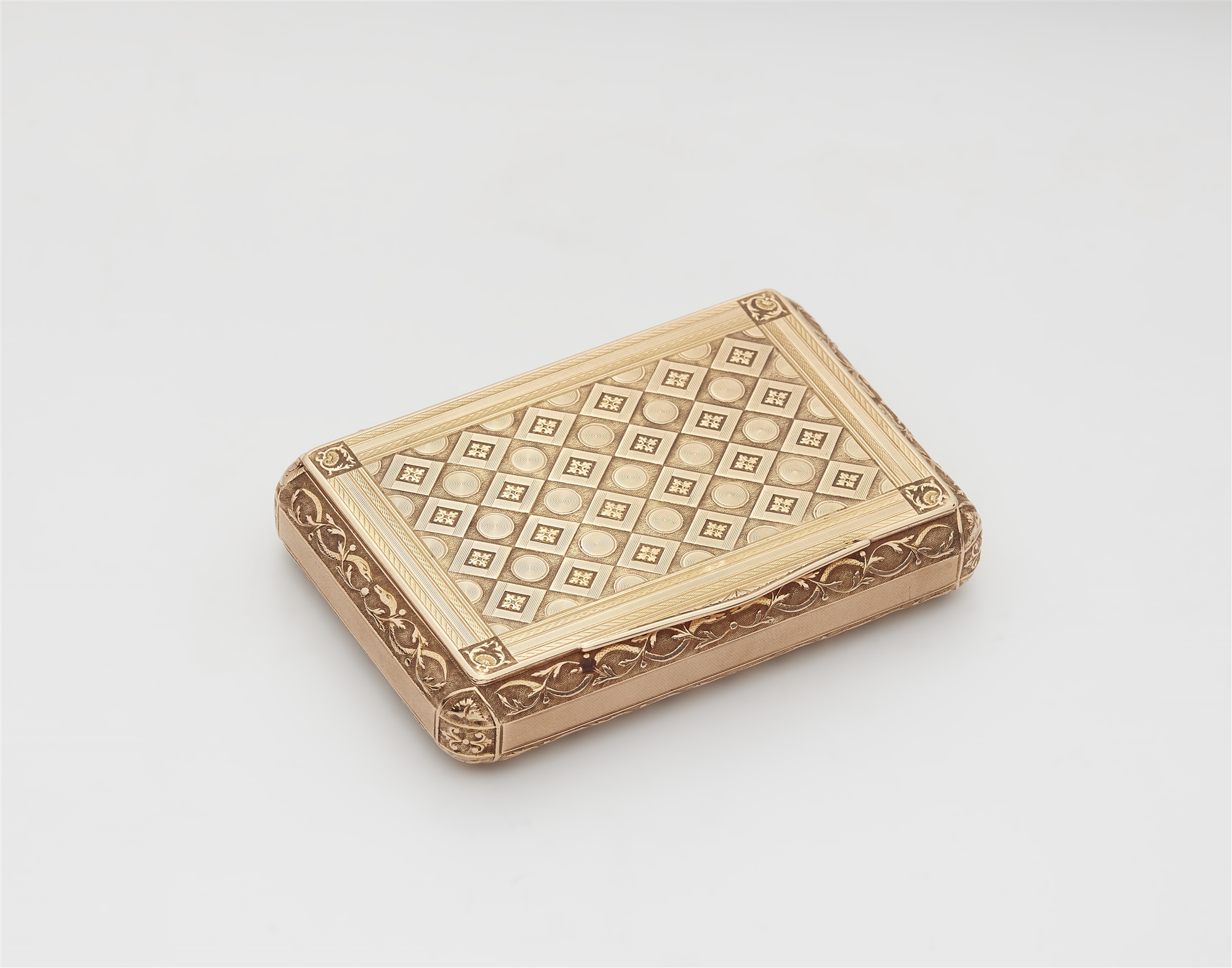 A 14k gold presentation snuff box from Prince Wilhelm of Prussia