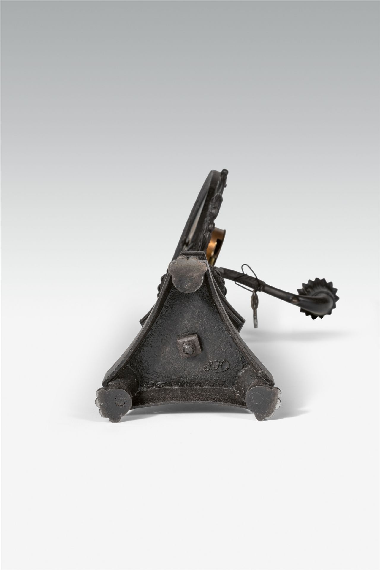 A cast iron night clock "Trespied" - Image 3 of 3