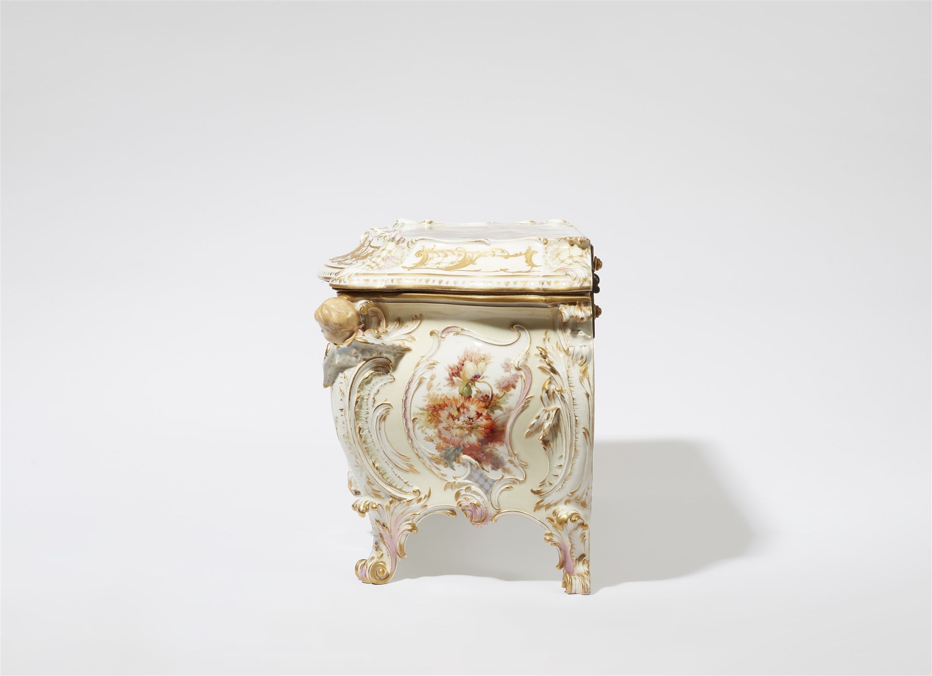 A large and important Berlin KPM porcelain box with 'weichmalerei' decor - Image 4 of 5