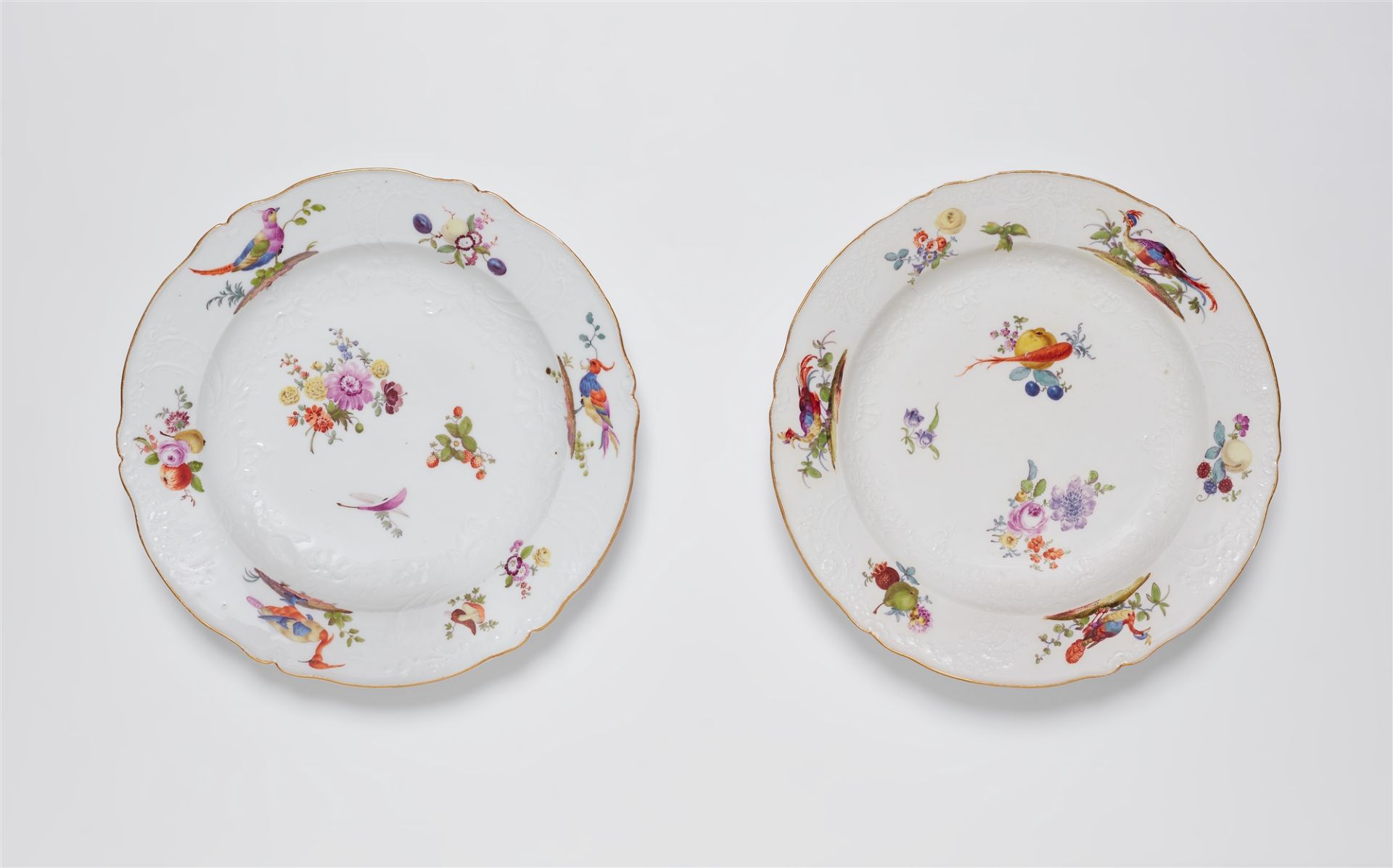 A pair of plates from a dinner service with "indianische blumen" made for King Frederick II