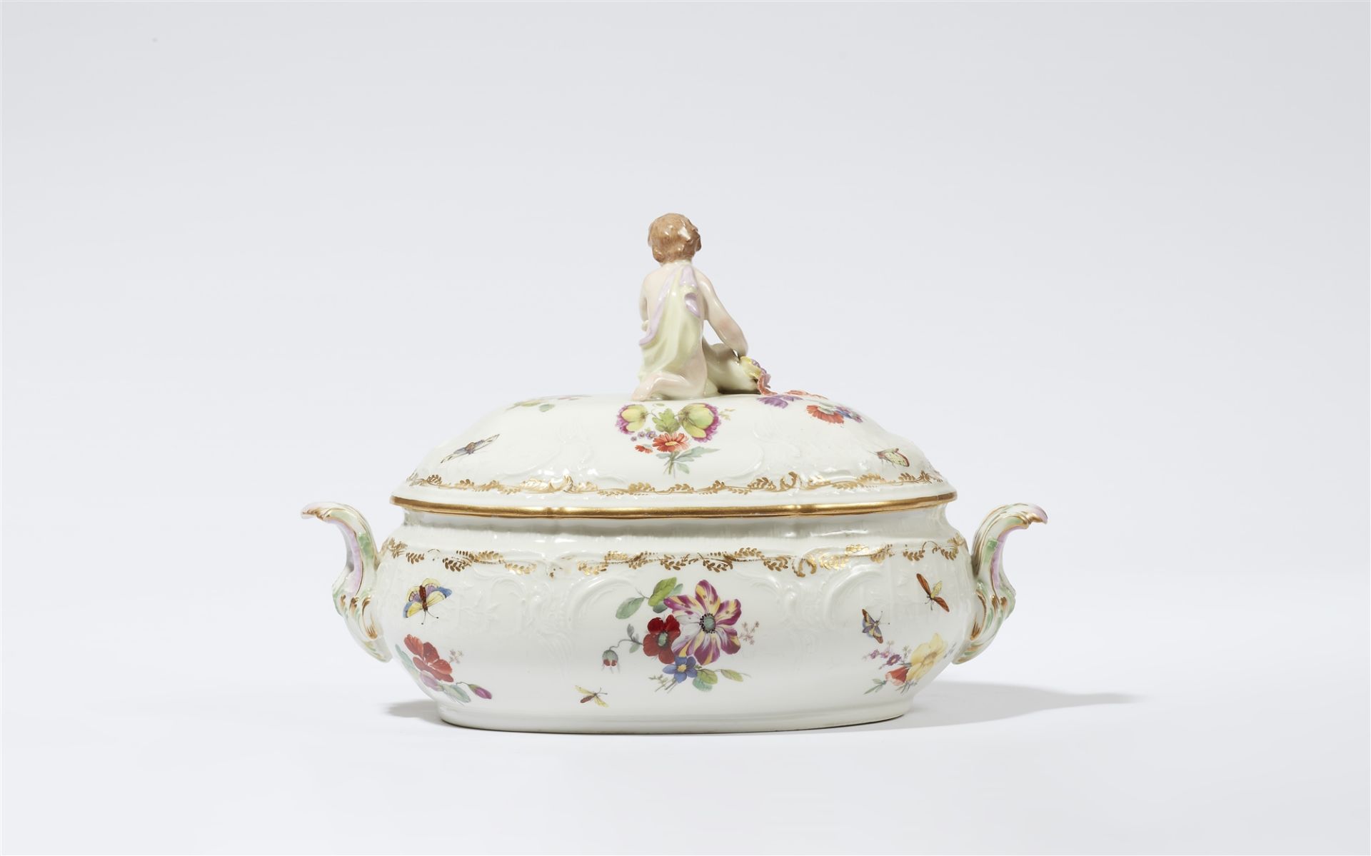 An oval Berlin KPM porcelain tureen and cover from the dinner service for Berlin Palace - Image 2 of 2