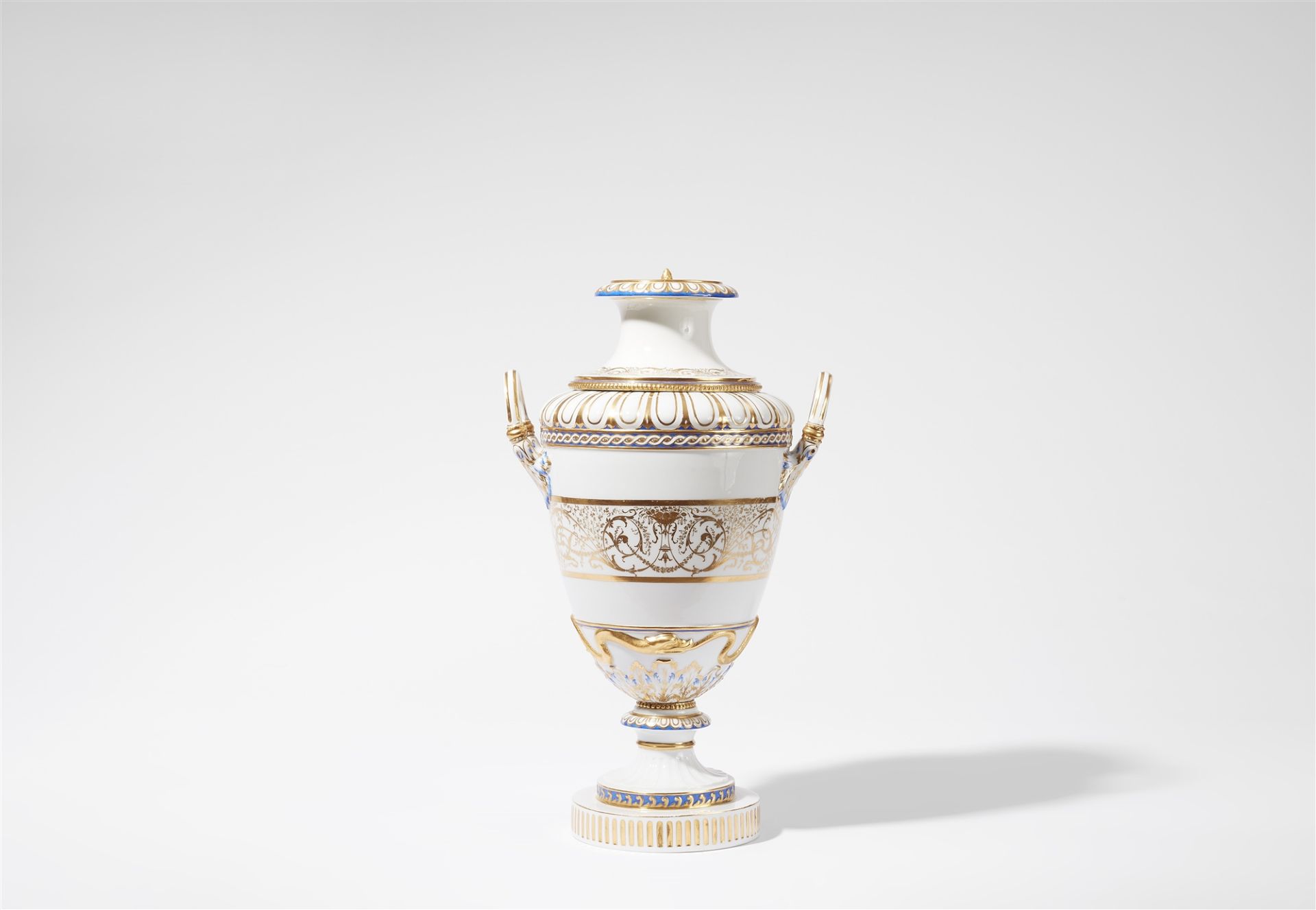 A Neoclassical Berlin KPM porcelain potpourri