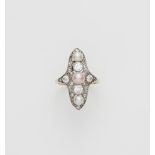 Art Déco- Ring mit Diamanten und Perlen