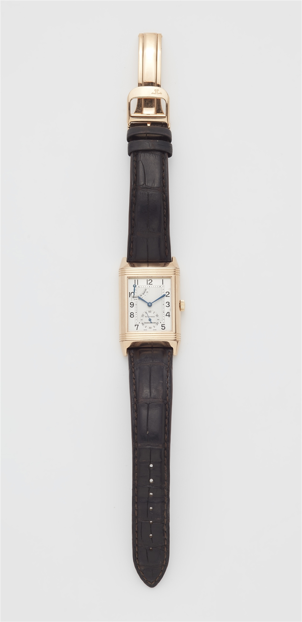 An 18k yellow gold manually wound Jaeger LeCoultre Reverso "Reserve de marche" gentleman´s wristwatc