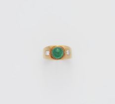 Dreisteine-Ring mit Smaragdcabochon
