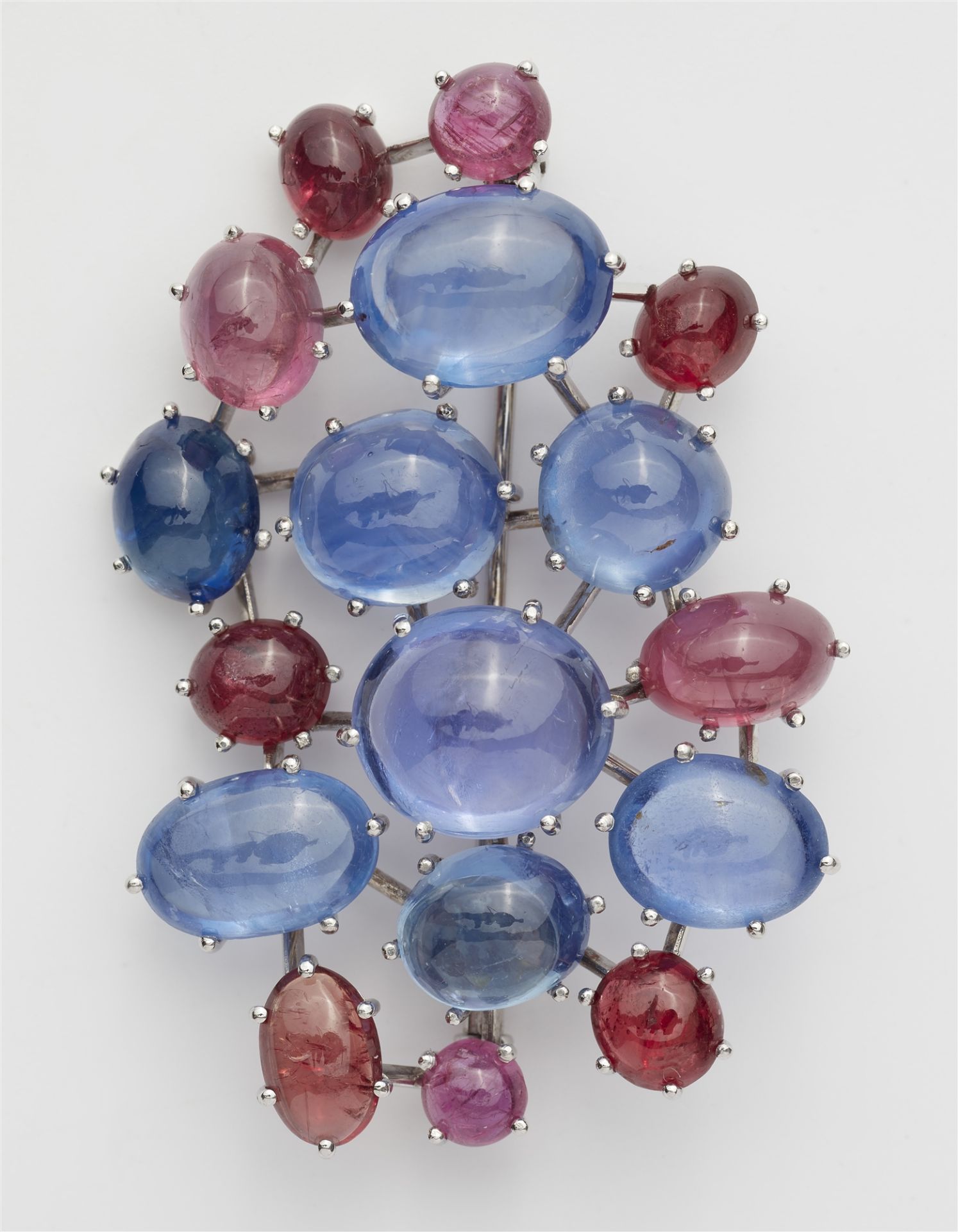 A German 18k white gold Ceylon sapphire and ruby cabochon brooch. - Image 2 of 3