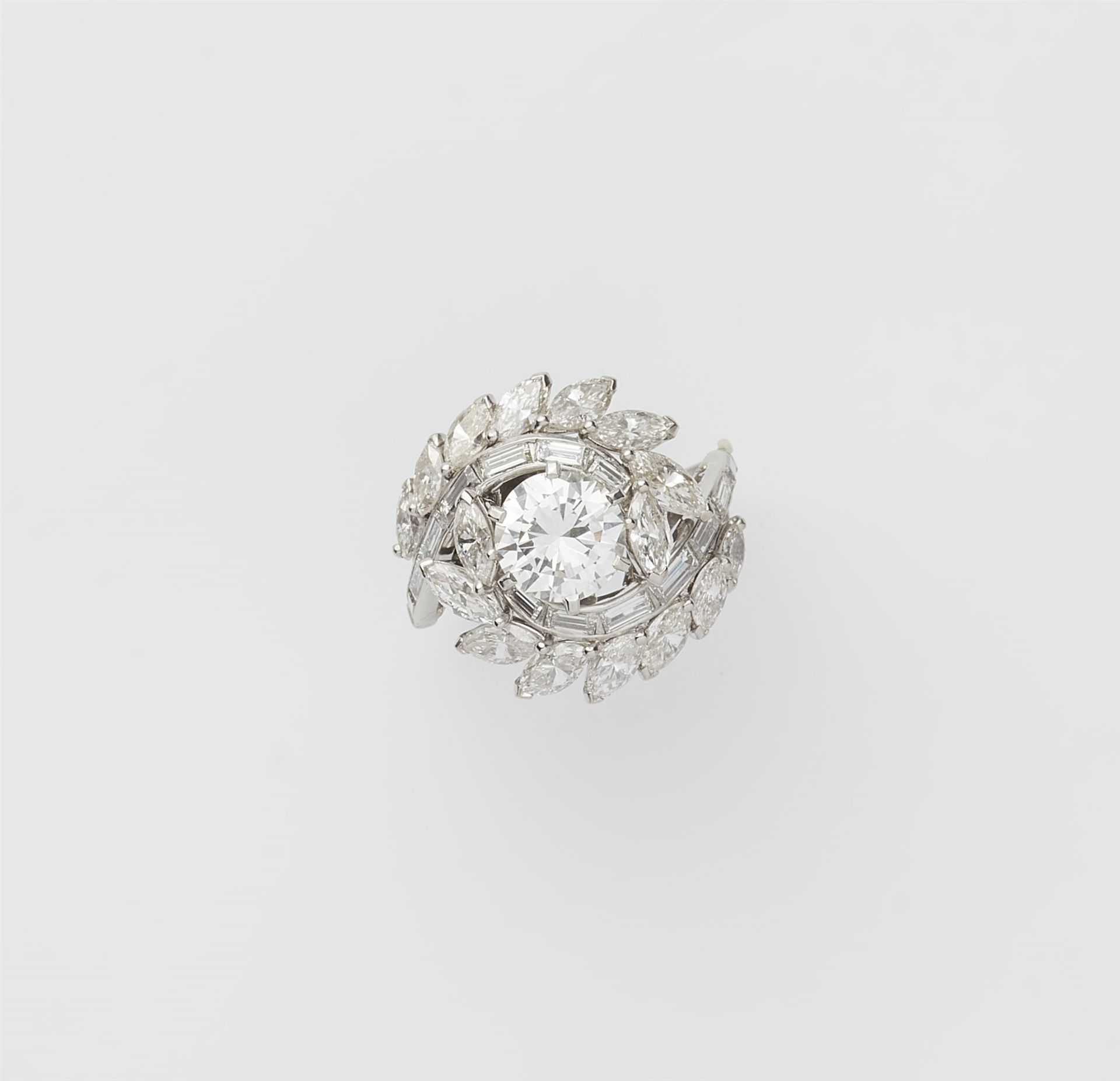A platinum diamond swirl ring with a ca. 1.50 ct brilliant-cut diamond solitaire. - Image 2 of 3