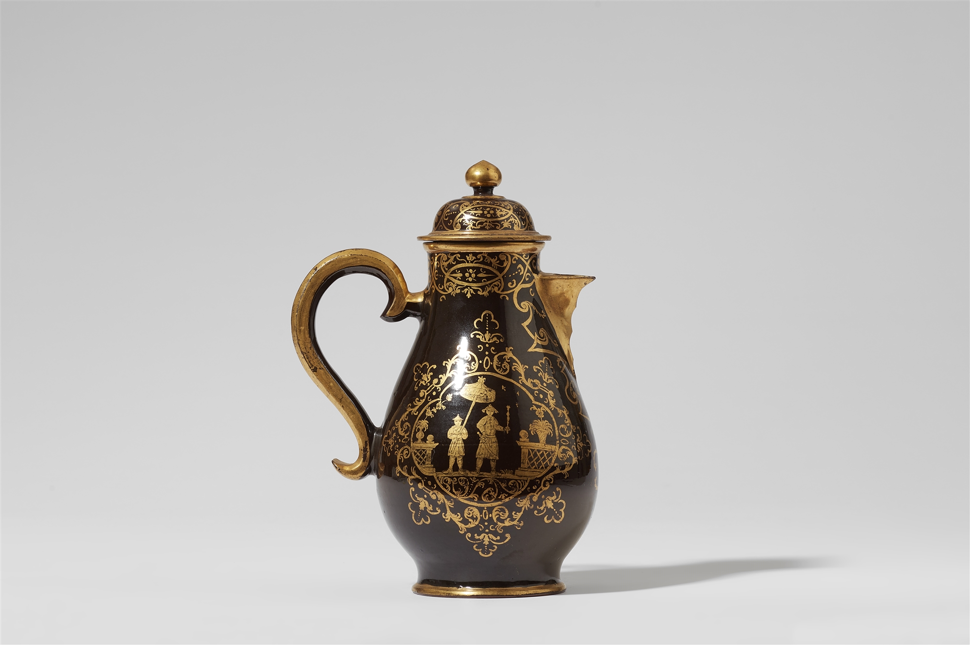 A Bayreuth faience coffee pot with Chinoiserie decor - Image 3 of 3