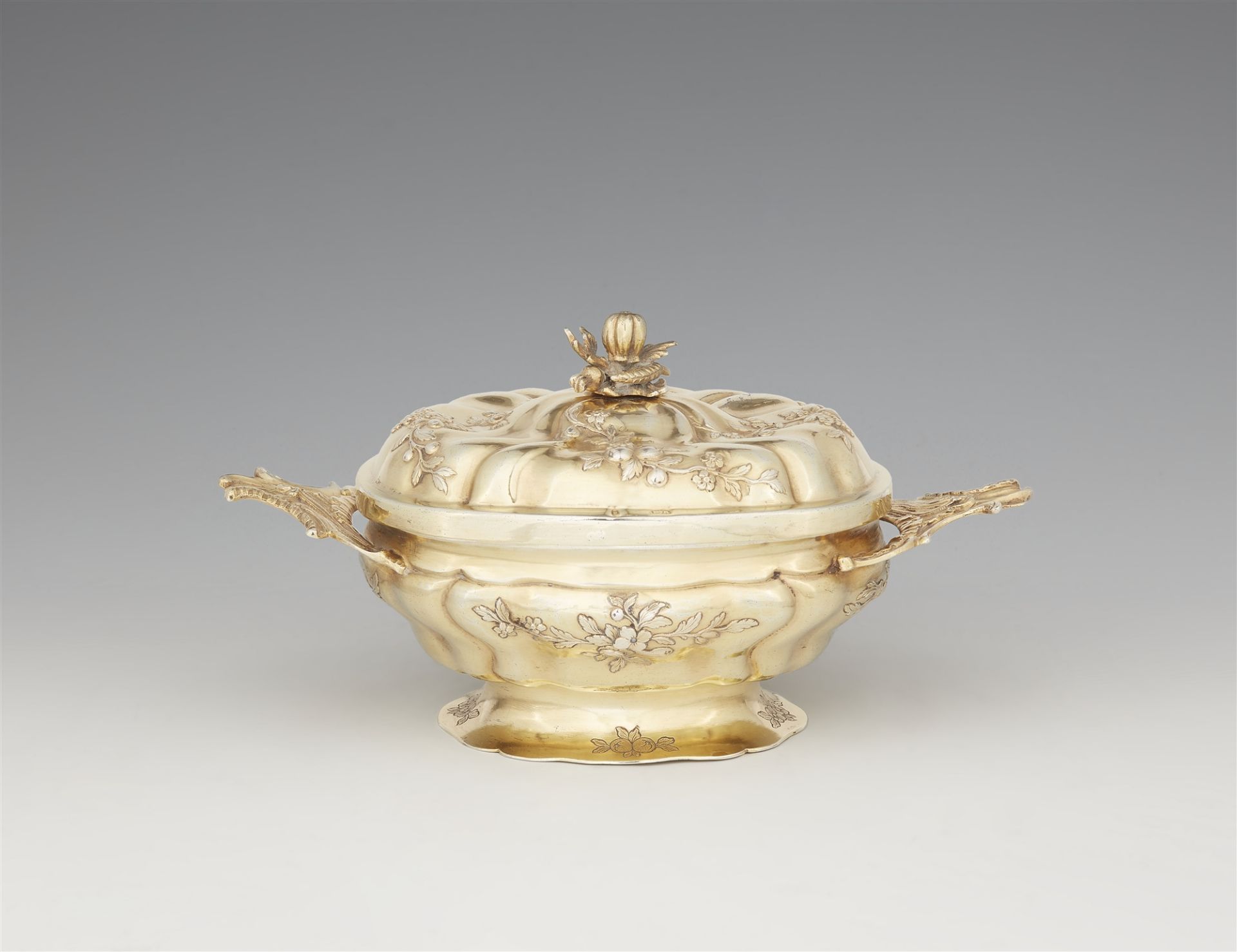 A small Augsburg Rococo silver gilt tureen