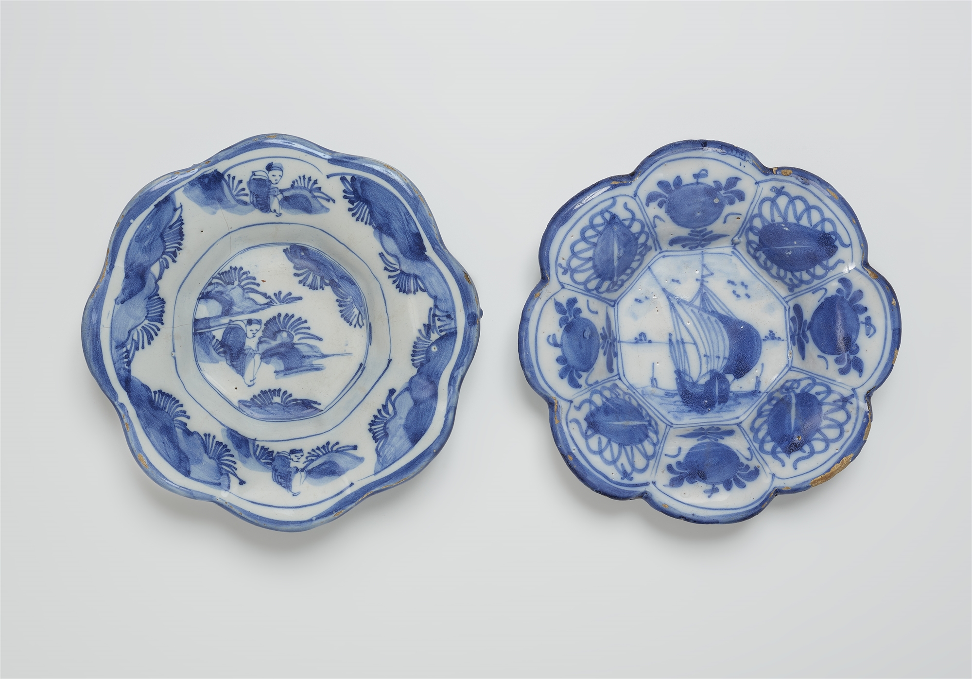 A Delftware Chinoiserie dish - Image 2 of 2