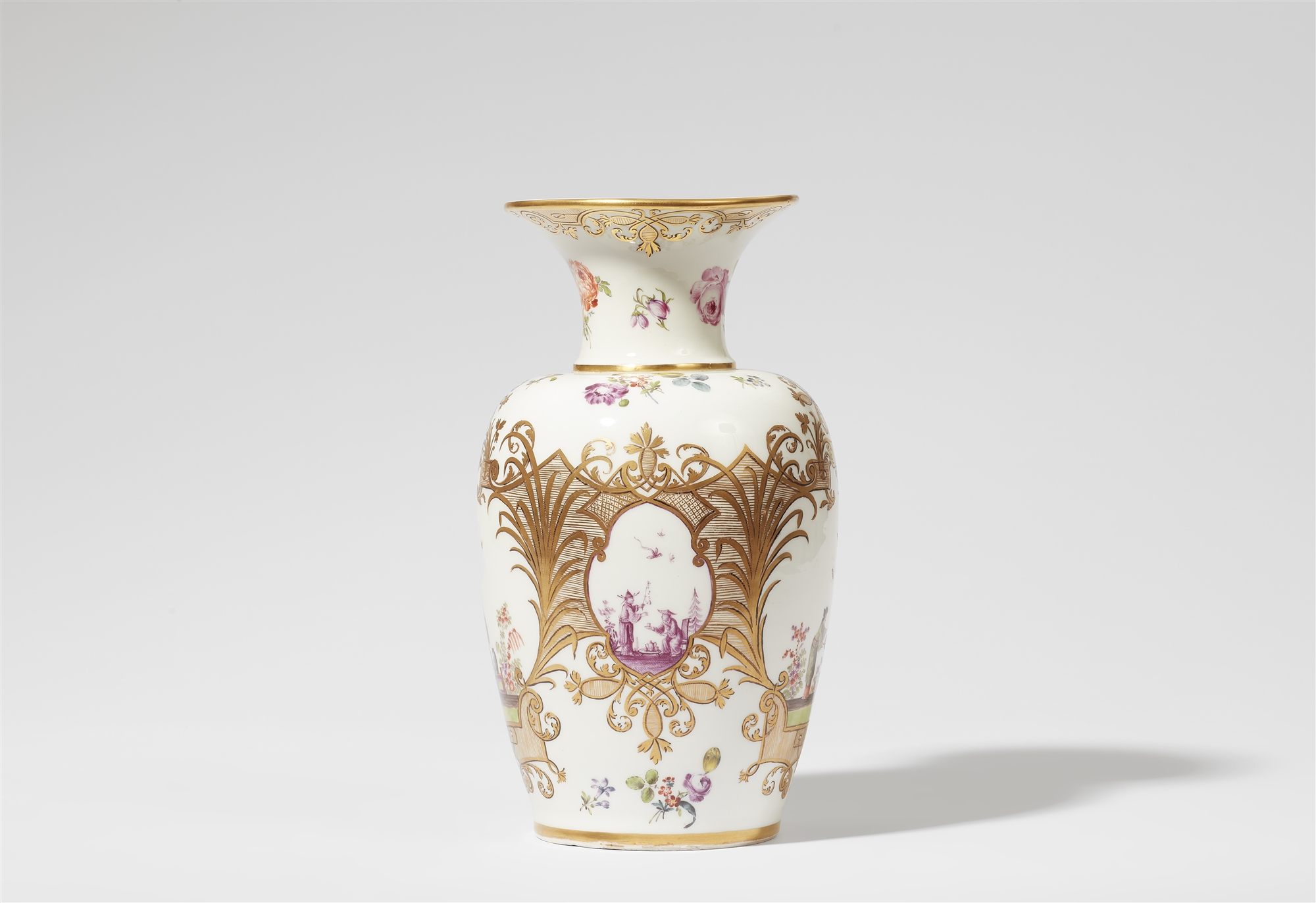 A Meissen porcelain Augustus Rex vase with Hoeroldt Chinoiseries - Image 2 of 5