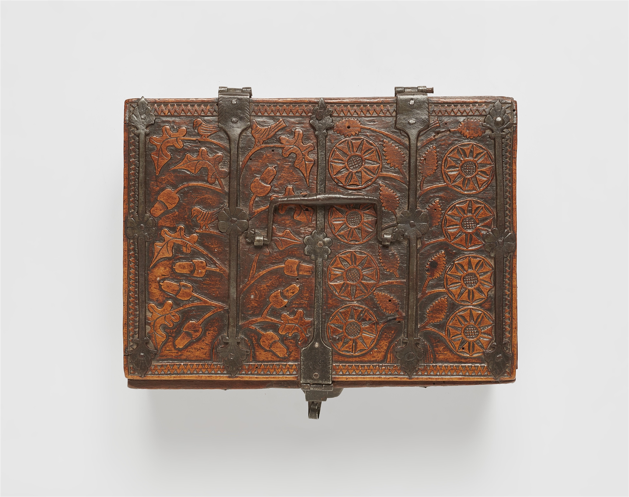 An upper Rhenish carved wooden casket - Image 4 of 4