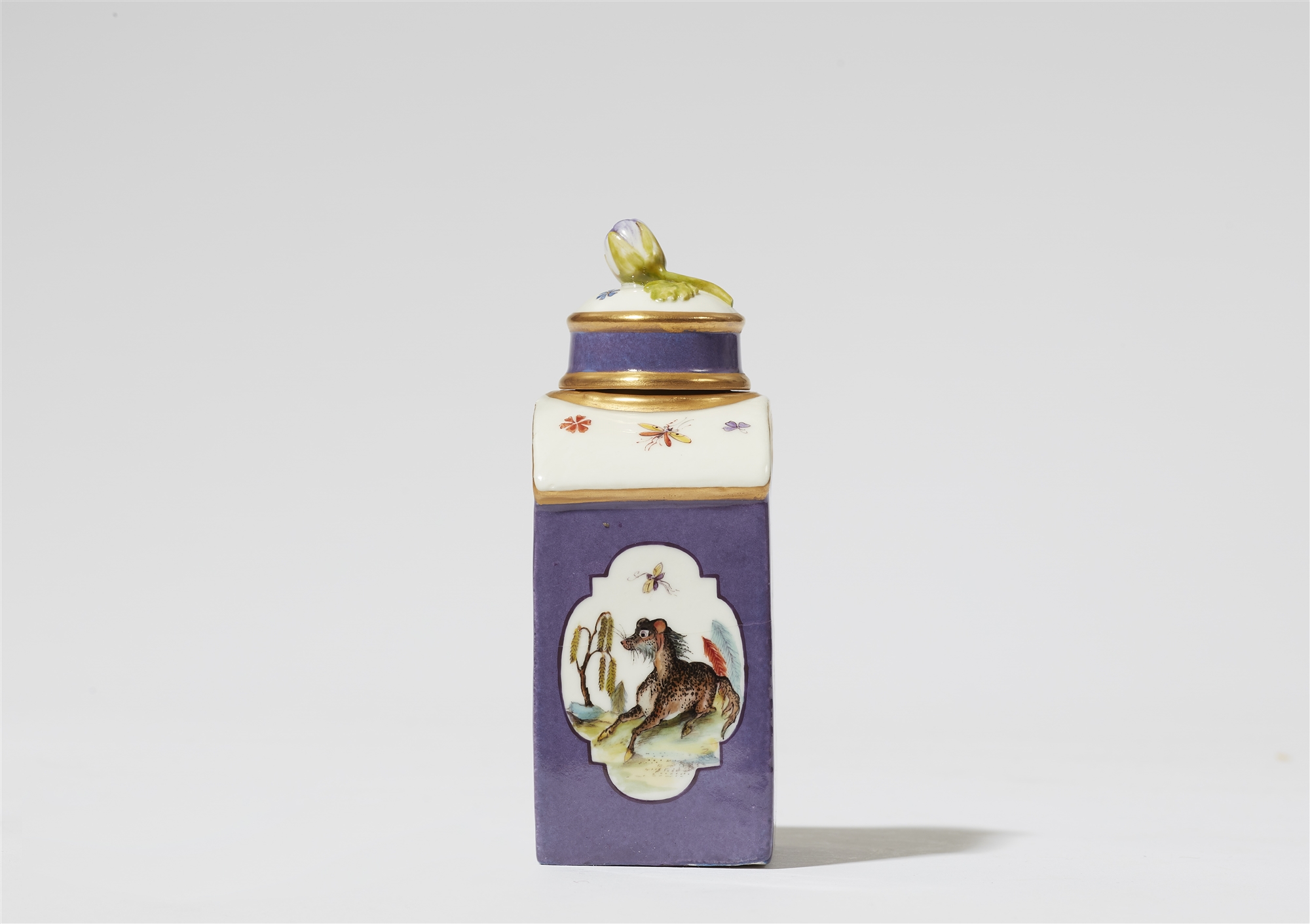 A Meissen porcelain tea caddy with decor after Adam Friedrich von Löwenfinck - Image 2 of 3