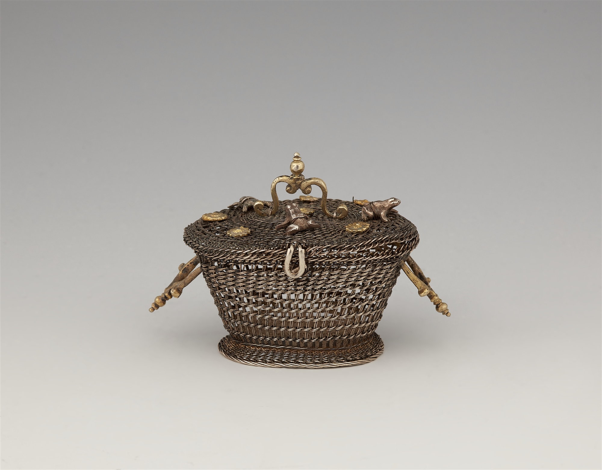 A parcel gilt Renaissance silver miniature basket - Image 3 of 4