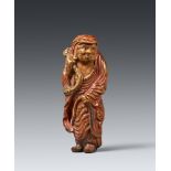 Netsuke des stehenden Daruma. Holz mit Resten einer Farbfassung (saishiki). 19. Jh.